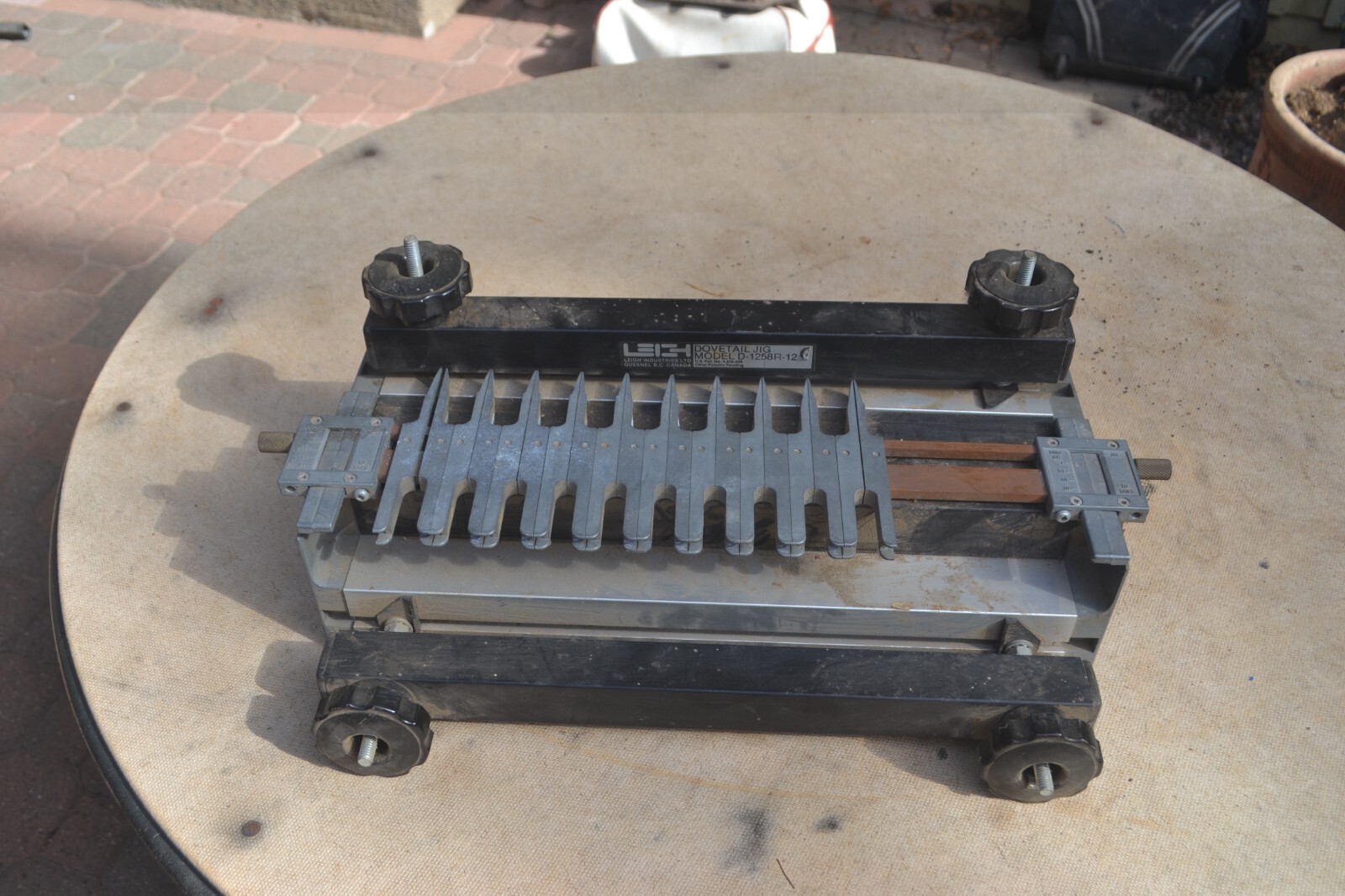 LEIGH DOVETAIL JIG D-1258R-12