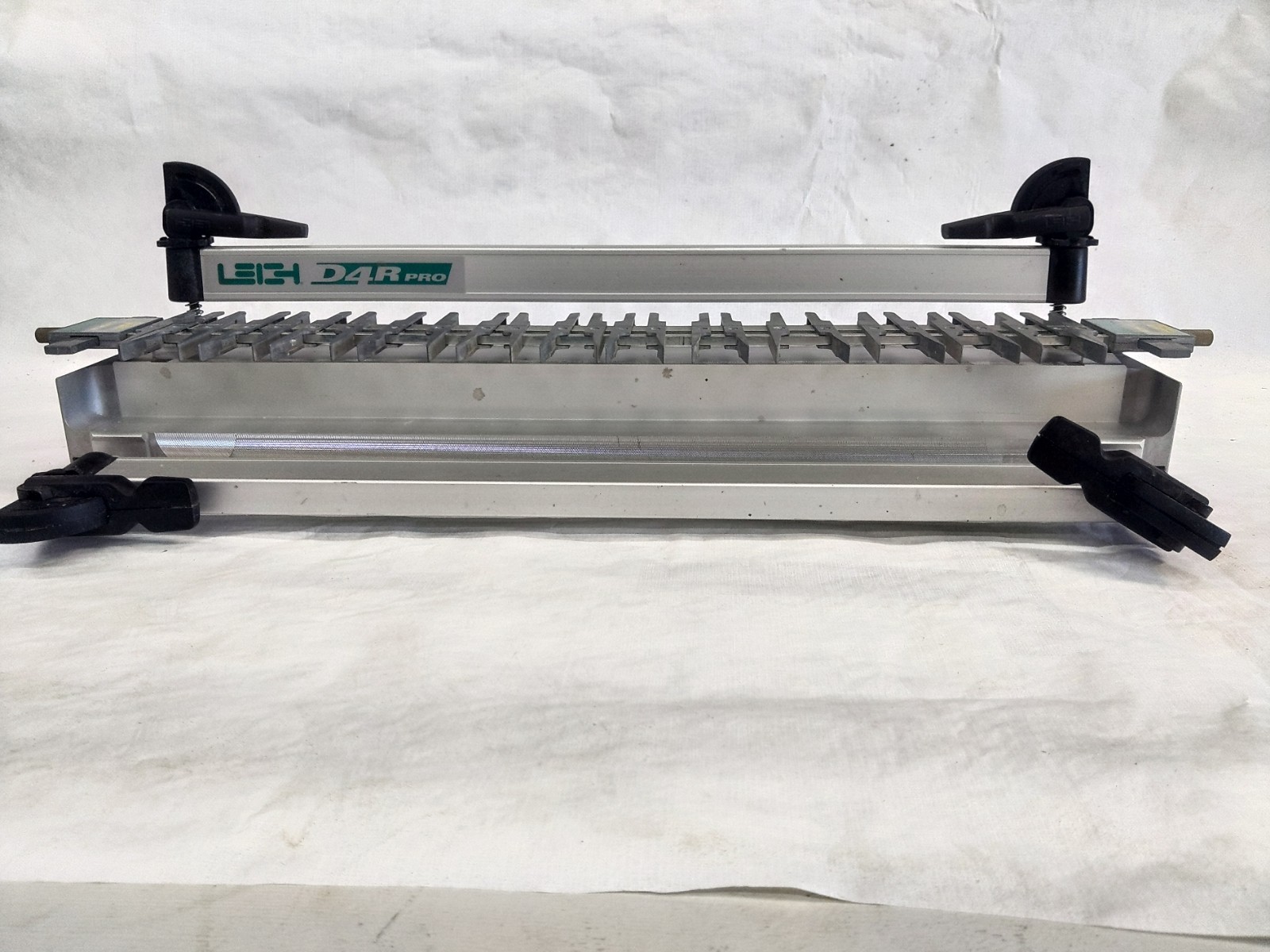 Leigh D4R Pro Dovetail Jig with DVD and Manual