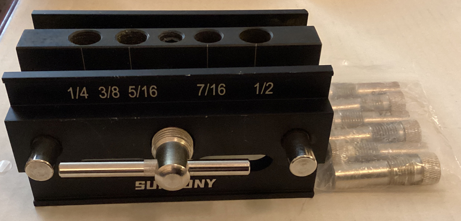 Self-Centering Doweling Jig – Open Box W/ 6 Piece Bushing Set